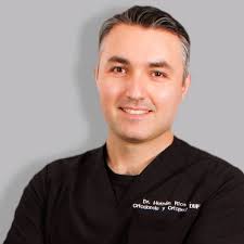 Dr. Hernán Ríos T.