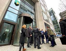 There's loads to do, so we could use your help. Abn Amro In Frankfurt Ermittler Durchsuchen Buros Der Bank Wegen Cum Ex Skandal Der Spiegel