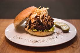 Pulled Pork Burger Ludwig Das Burger Restaurant Innsbruck Kostlichkeiten