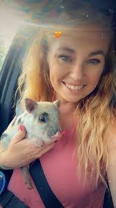 Andrea Vestal's Instagram, Twitter & Facebook