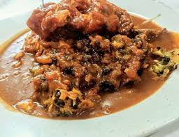 Bahan 1/2 ekor ayam 3 biji telur rebus belah2 3 keping tahu goreng dan potong nipis 1/2 biji sengkuang saiz kecil 1 batang timun. Famous Sarawak Rojak Kucei Ayam Picture Of Kucei S Kitchen Shah Alam Tripadvisor