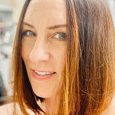 Amber Pelfrey's Instagram, Twitter & Facebook