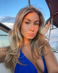 Allyson Brown's Instagram, Twitter & Facebook