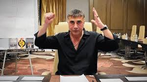 Kutlu adalı son günlerde yenidüzen gazetesindeki köşesinde bir konu üzerinde özellikle duruyordu. Mtnyjdfpids3tm