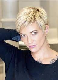 27 Trendy Short Haircut Ideas For Woman 2020 Latest Fashion Trends For Woman Haircut For Thick Hair Short Hair Styles Pixie Short Hair Styles
