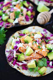Combine garlic powder, onion powder, cumin, salt, and black pepper in a shallow bowl. Salmon Fish Tacos Honey Lime