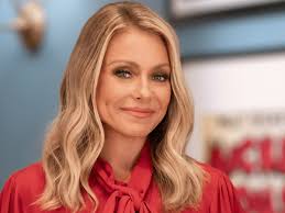 Hello, lovely fans! 😍😍😍 We're eagerly waiting for a resounding "YESSS"  from all of you if you absolutely want us to grace the next season of the  show! 🙏🎉🎥