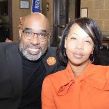 Queen, I'm loving it. These preachers in the Bay Area don't like this glow  we carry, and that's fine. I used to sit at those tables. I used to mold  myself to