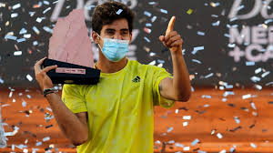 Christian garin currently plays with a pro stock racquet called head pt313.2 that is painted to look like the head graphene 360. Hometown Hero Garin Ends 12 Year Drought After Winning Chile Open