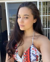 Miranda Tatum's Instagram, Twitter & Facebook