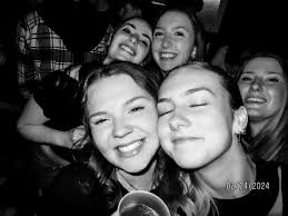 Photos from a @sydneyhays465 fan club meeting