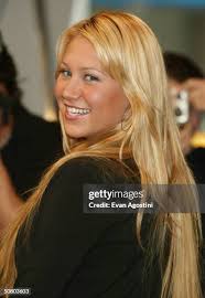 49 Anna Kournikova And The Search For The Completely Irresistible Face  Stock Photos, High-Res Pictures, and Images