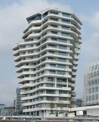 Natürliche materialien, hochwertige qualitäten und besondere details. Marco Polo Tower