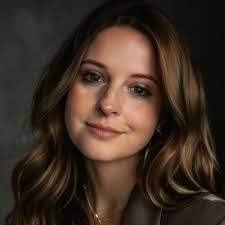 Janis Cable's Instagram, Twitter & Facebook