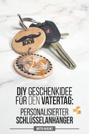 Enhance your gorgeous eyes with the best white eyeliner there is! Diy Idee Fur Den Vatertag Personalisierter Schlusselanhanger Mit Fototransfer Muttis Nahkastchen