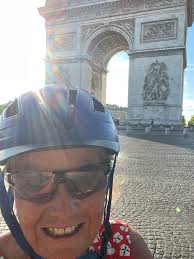 Cyclist introduces herself from Saint Malo France