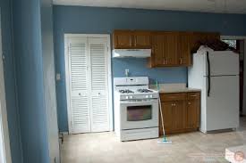 Blue Kitchen Wall 3 مجلة توب ماكس تكنولوجي احدث أشكال ديكورات دهانات الحوائط باللون الأزرق والأبيض والوردي 2018 ألوان الدهانات