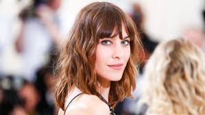 La Coupe En Degrade Cheveux Mi Long Se Fait Revisiter Decouvrez Les Nouveaux Looks Carré court dégradé carré plongeant avec frange dégradé coupe carré plongeant dégradé avec frange coupe de cheveux carré plongeant dégradé frange coiffure carré plongeant long avec frange modele coupe carre plongeant avec frange carré plongeant cheveux bouclés avec frange. la coupe en degrade cheveux mi long se