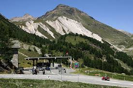 Das casino in campione am luganersee, eine exklave italiens. Grenze Zwischen Italien Und Der Schweiz Schweiz Wiki Fandom
