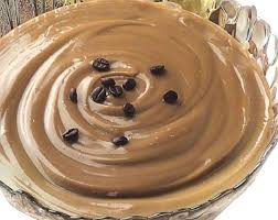 La Creme Diplomate Est Un Melange De Creme Patissiere De Creme Fouettee Et De Gelatine Ce Qui Lui Donne Une Texture Fond Creme Diplomate Recette Facile Creme