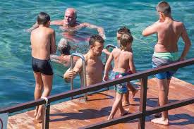 164,797 likes · 78 talking about this. Ljetovanje U Dubrovniku Ivan Perisic S Obitelji Na Kupanju 24sata