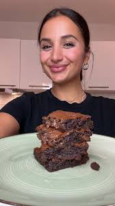 Hähnchen Paprika Kloß Pfanne 🫑 100 Tage 100 Kinderrezepte- Tag 42 Zutaten:  ✳️2 Hähnchenbrüste ✳️1 kg Kloßteig ✳️2 Paprika ✳️1 Zwiebel ✳️200 ml  Kochsahne 7% ✳️200ml Hühnerbrühe ✳️1-2 EL Tomatenmark ✳️Salz, Pfeffer,