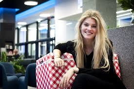 Michèle und danyiom gewannen die deutschen ausgaben 2013 und 2014. Emma Bale Ik Voel Me Een Normale Tiener Met Een Uitgebreide Hobby Nieuws Genk On Stage