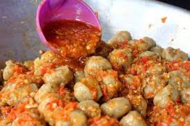 Berikut kumpulan rahasia aneka kreasi dan variasi olahan resepi cilok bandung bumbu kacang atau kuah kacang pedas kenyal, lembut dan empuk sajian sedap istimewa lengkap dengan cara bikin. Gurih Dan Menggugah Selera Ini Resep Bikin Cilok Bumbu Kacang Pedas