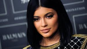 Kylie Jenner, la relève de Kim K. : L'ex-ado complexée devenue reine de la  Toile