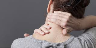 Beberapa orang kerap mengalami nyeri di leher setelah bangun tidur. 9 Cara Mengatasi Salah Bantal Agar Leher Lebih Nyaman