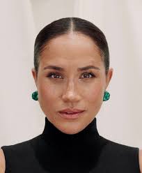 Eva Bowen (@Eva_Bowen)