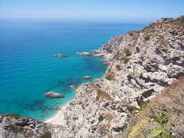 Nella sezione dedicata del sito dell'hotel incoronato a capo vaticano curiosità ed itinerari. Capo Vaticano Wikipedia