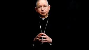 Each bishop is supposed to be a link that joins every other diocese head, up to the bishop of rome, who is the pope. Rift On Communion Policy As Us Catholic Bishops Open Meeting News10 Abc