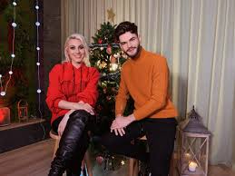 Edward sanda se numara printre artistii famous production, alaturi de randi, jo, nadir & claudia. Edward Sanda Si Amna Au Lansat O PiesÄ MagicÄ De CrÄciun Video Exclusivnews Ro