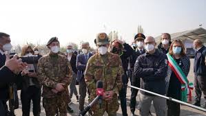 L'indice lombardo è trainato dal trend della provincia di brescia dove l'incidenza è schizzata a 580 casi ogni 100mila abitanti. Btkp1hop9sojqm