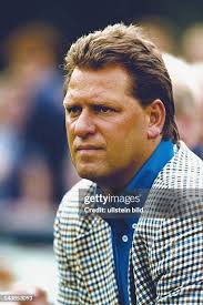 380 Hsv Trainer Frank Pagelsdorf Stock Photos, High-Res Pictures, and  Images