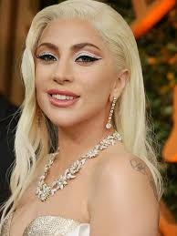 Bruno Mars ft Gaga: Die With A Smile Arte:❤️ Buena:👍 Mala:😂