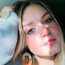 Kiara Barker's Instagram, Twitter & Facebook