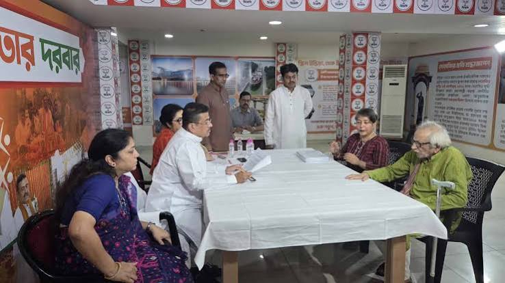 Janatar Darbar in Salt Lake | CM Suvendu Adhikari met with many people and heard their problems in Janatar Darbar dgtl - Anandabazar
