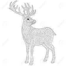 C'est l'heure de faire ton coloriage renne de noël à imprimer à qui vas tu l'offrir ? Cerfs De Bande Dessinee Stylisee Cerf Renne Noel Esquisser Pour Adultes Coloriage Antistress De Livres T Shirt Embleme Ou Tatouage Avec Doodle Et Des Elements De Design Floral Clip Art Libres De Droits