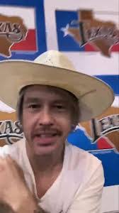 Chris Holston's Instagram, Twitter & Facebook