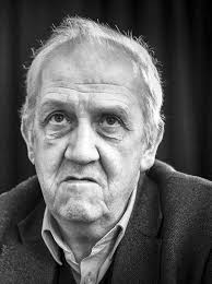 ISSN 0137-3242 cena 10 zł (w tym 5% VAT) „Trzech na jednego” z ANDRZEJEM  FRISZKE W numerze m.in.: Włodzimierz Cimoszewicz