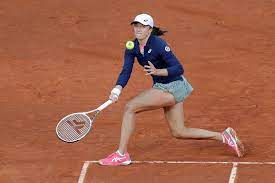 W sobotę nad ranem polskiego czasu pokonała w monę barthel z niemiec 6:2, 6:2. Iga Swiatek Juz Pobila Wynik Radwanskiej W Wta 1000 To Rekord Polski Tenis Sport Pl