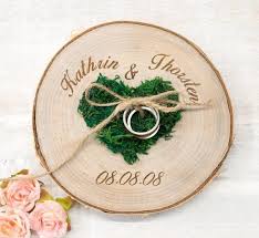 Holz Ringkissen Moos Herz Baumscheibe Holzscheibe Hochzeit Ringtrager Trauringe Alternatives Ringkissen Aus Holz Ringtragerkissen Ring Pillow Country Wedding Decorations Ring Bearer Wedding