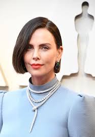 Once you reach a certain age, you know that there's going to be more hair loss and you will have to be careful with how you treat your hair. 30 Hairstyles That Will Make You Look Younger Anti Aging Haircuts For 2021
