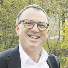 DER AZEIGER STELLT DAS FÜHRUNGSTEAM VOR.