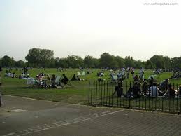 It is the largest of four royal parks that form a chain from the entrance of kensington palace through kensington gardens and hyde park. Hyde Park Bilder Fotos Und Fakten Um Hyde Park London