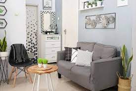 Dekorasi rumah berfokus pada hiasan atau perabotan yang ada dalam ruangan tersebut serta memperhatikan titik jangan sampai terlalu kecil ataupun terlalu besar. Inspirasi Rumah Mungil Tipe 36 75 Berwarna Monokrom Untuk Millennial