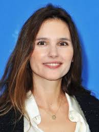 But mostly it is because she is a terrific actress, she goes from flirting to fury in the space of a breath. Virginie Ledoyen Grosse Gewicht Masse Alter Biographie Wiki