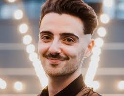 Aaron Lovett's Instagram, Twitter & Facebook